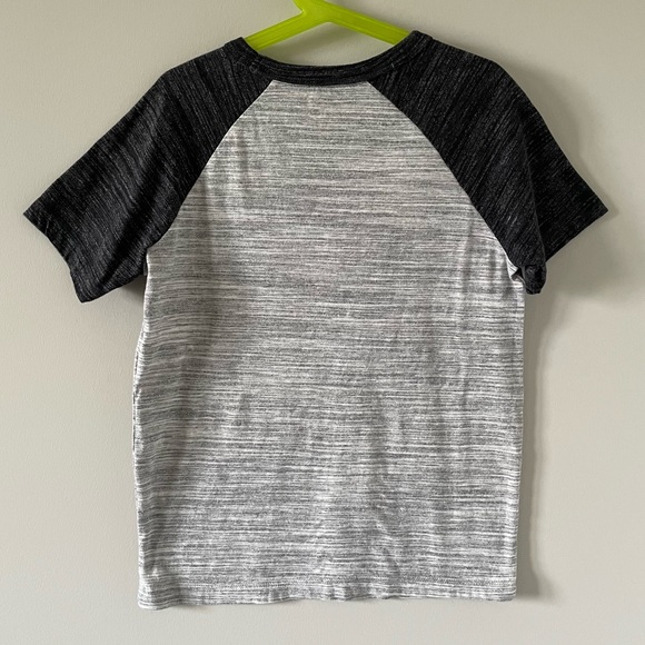 Old Navy Boys ‘Awesome Starts Here’ Baseball Raglan T-Shirt - Grey, Black & Blue - Picture 4 of 5